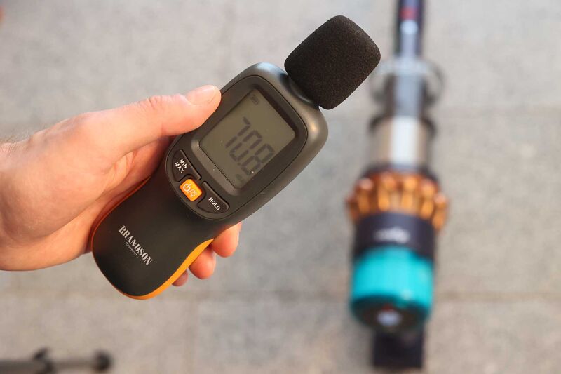 Measuring the volume of the Dyson Gen5detect.
